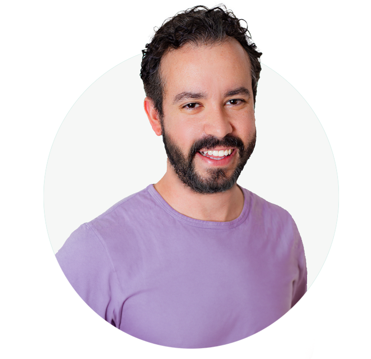 Felipe Leme, smiling, in a light circular portrait